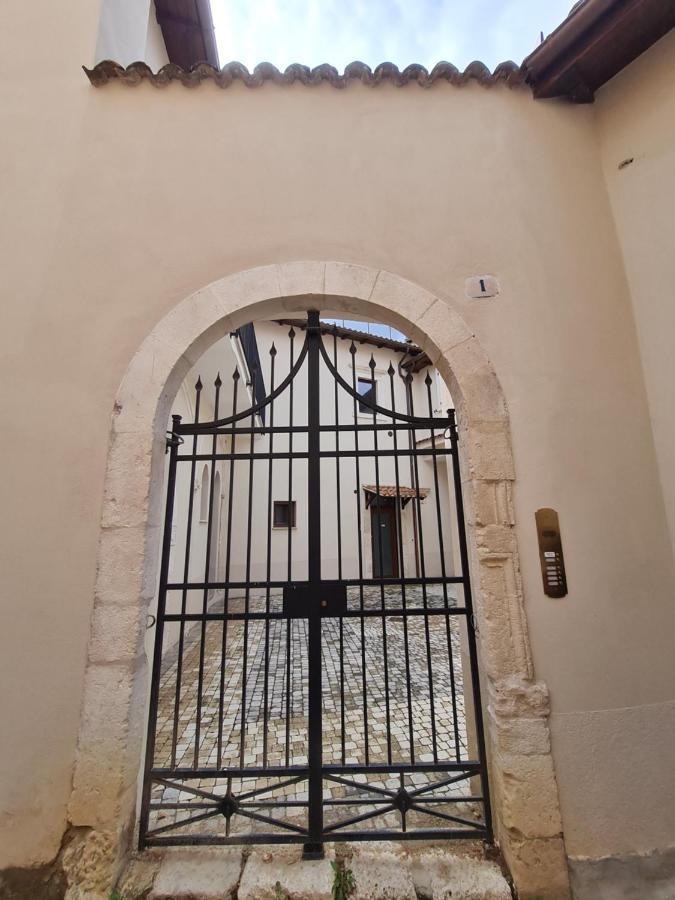 Dimora Degli Angeli Daire LʼAquila Dış mekan fotoğraf